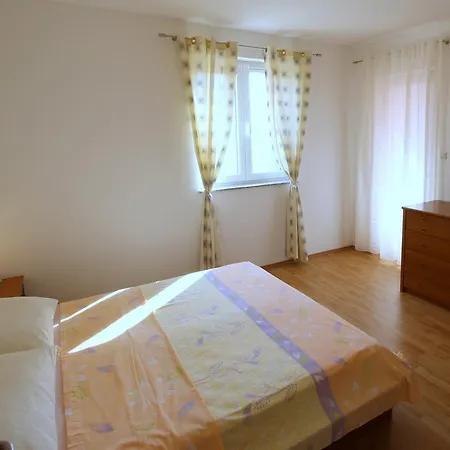 Apartman Luzia