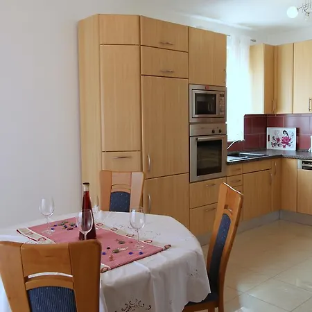 Apartman Luzia *