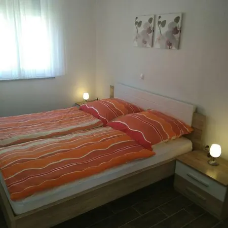 Apartman Luzia *