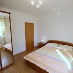 Luzia * Banjole